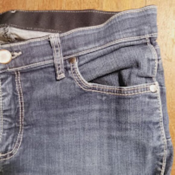 Wrangler 11/12 x36 Womans Strait Leg Blue Jeans Country Classic - Picture 4 of 11